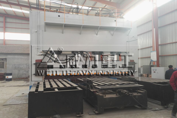 龙门校正拉伸液压机增压缸的作用