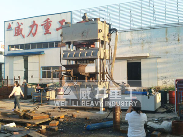钣金成型四柱液压机伸缩缸功能介绍