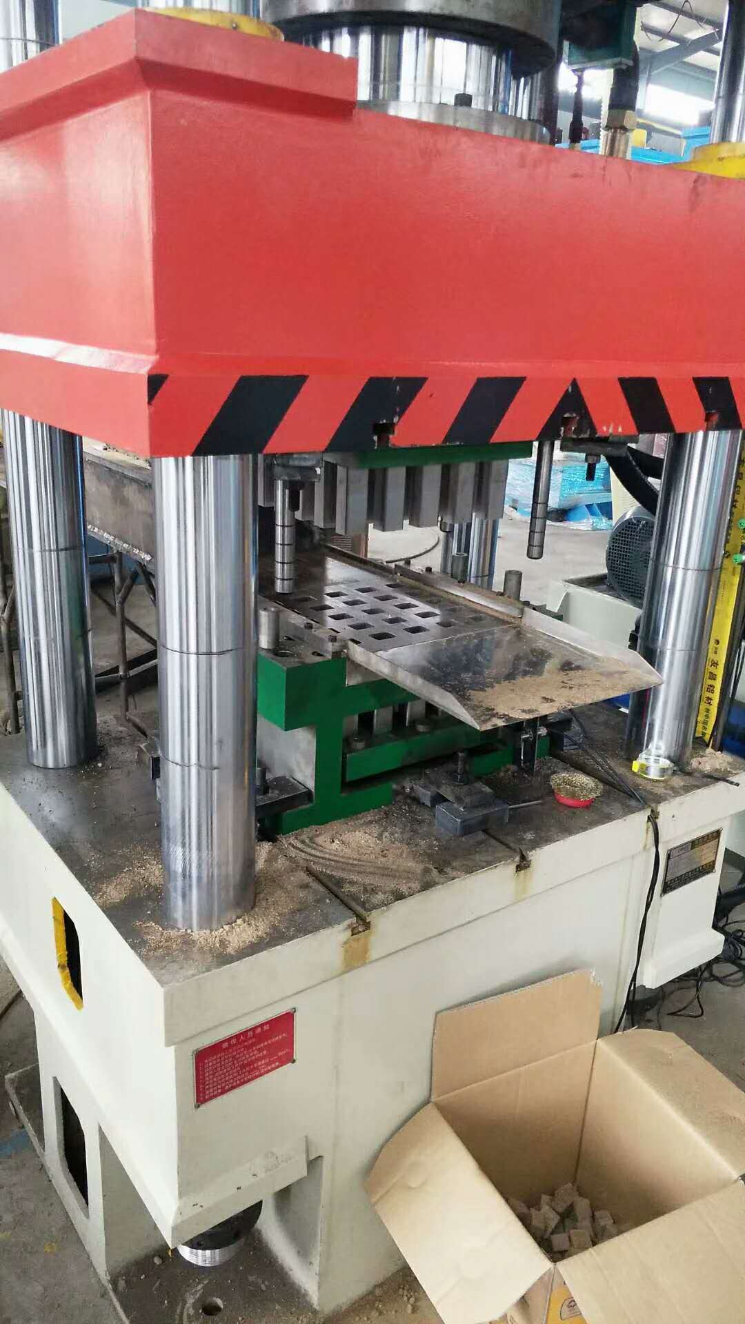 100吨艾灸成型液压机工作介质的要求