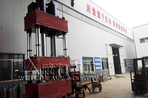 碳纤维医疗CT头枕成型液压机比例阀与伺服阀滞后性对比