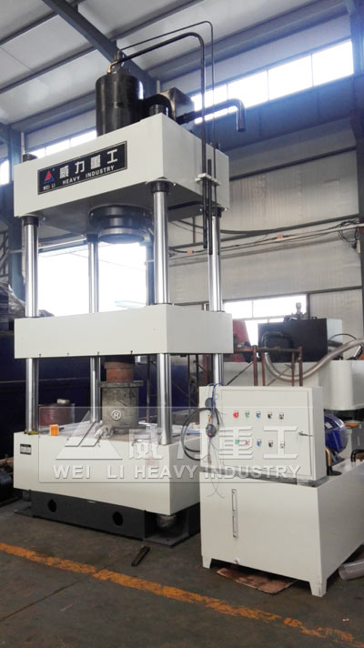 315吨热塑性材料成型液压机密封件破裂原因