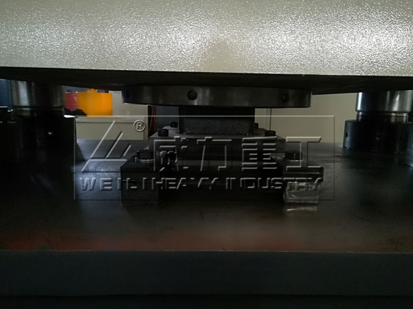 高铝耐火砖成型液压机工作台