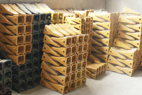 4000吨框架式快锻液压机压制工件
