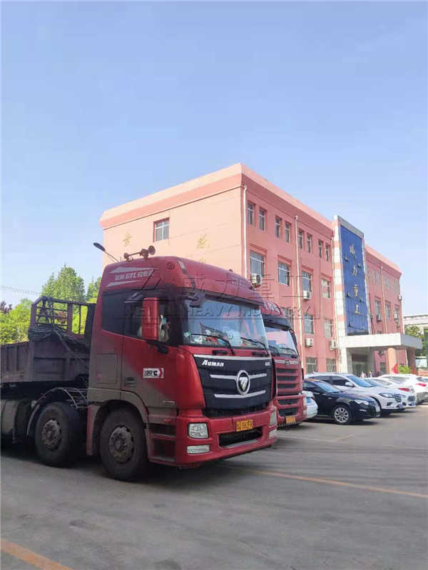 集装箱车厢板冲压成型液压机装车发货