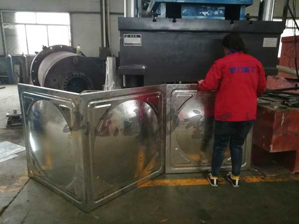 不锈钢水箱成型