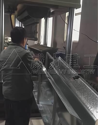 高速护栏冲压成型液压机