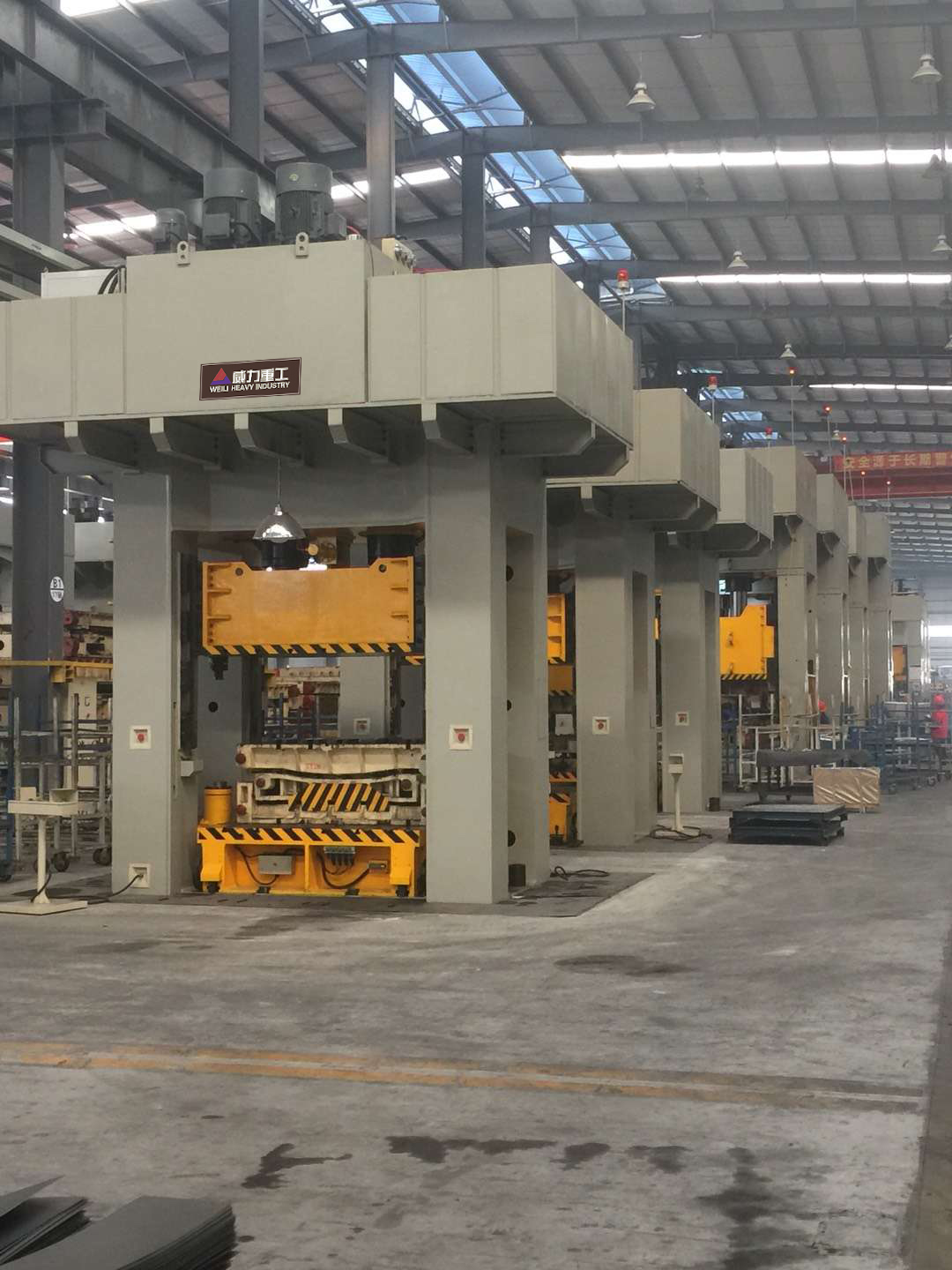 YW96K汽车电动车覆盖件冲压框式液压机,汽车内饰车身覆盖件框架式四柱液压机